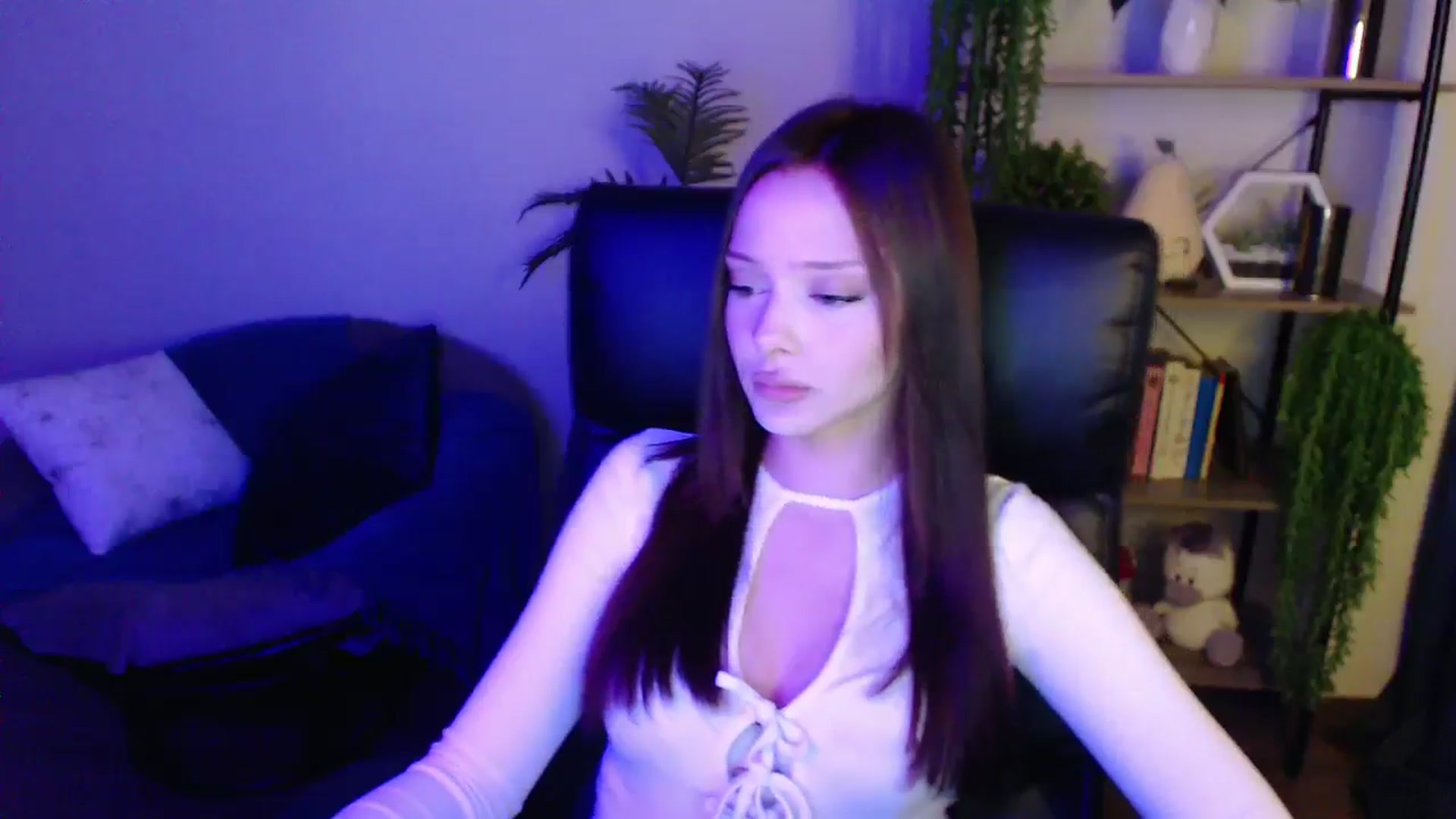 Gallery image thumbnail from KateManelli's myfreecams stream on, 03/24/2025, 14:48 image 18 of 20