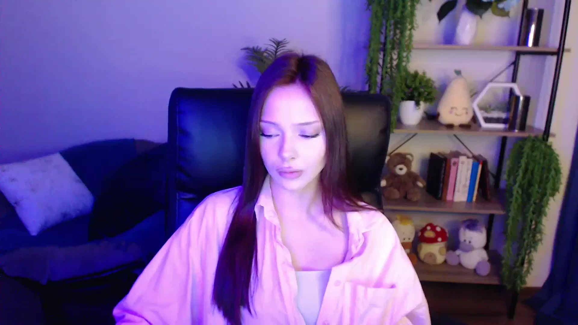 Gallery image thumbnail from KateManelli's myfreecams stream on, 03/26/2025, 10:00 image 15 of 20
