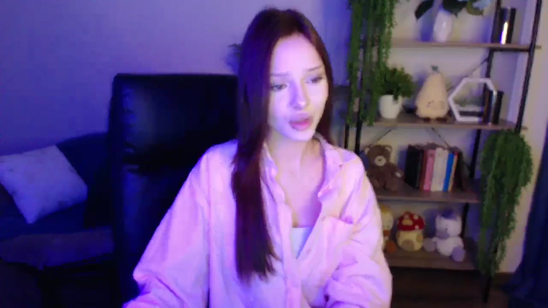 Gallery image thumbnail from KateManelli's myfreecams stream on, 03/26/2025, 10:00 image 16 of 20