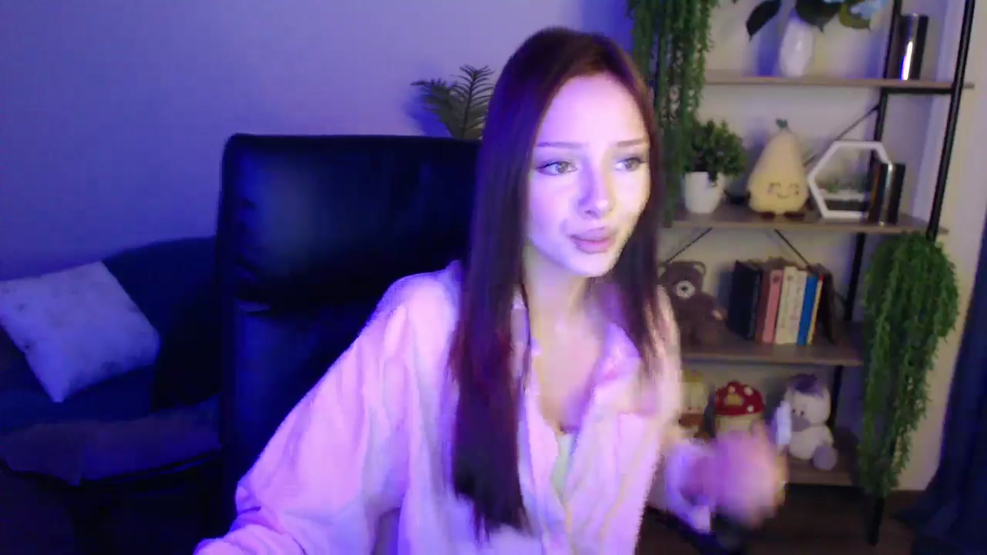 Gallery image thumbnail from KateManelli's myfreecams stream on, 03/26/2025, 10:00 image 20 of 20