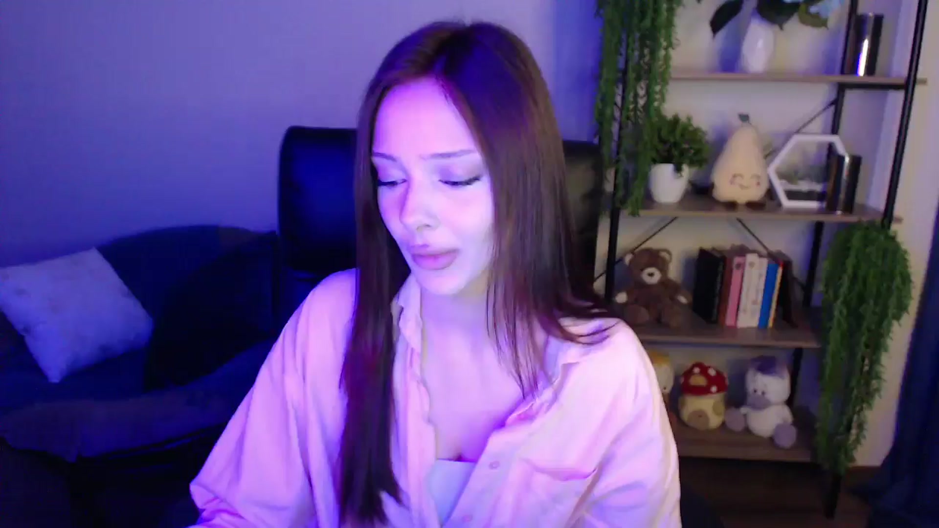 Gallery image thumbnail from KateManelli's myfreecams stream on, 03/26/2025, 10:00 image 17 of 20