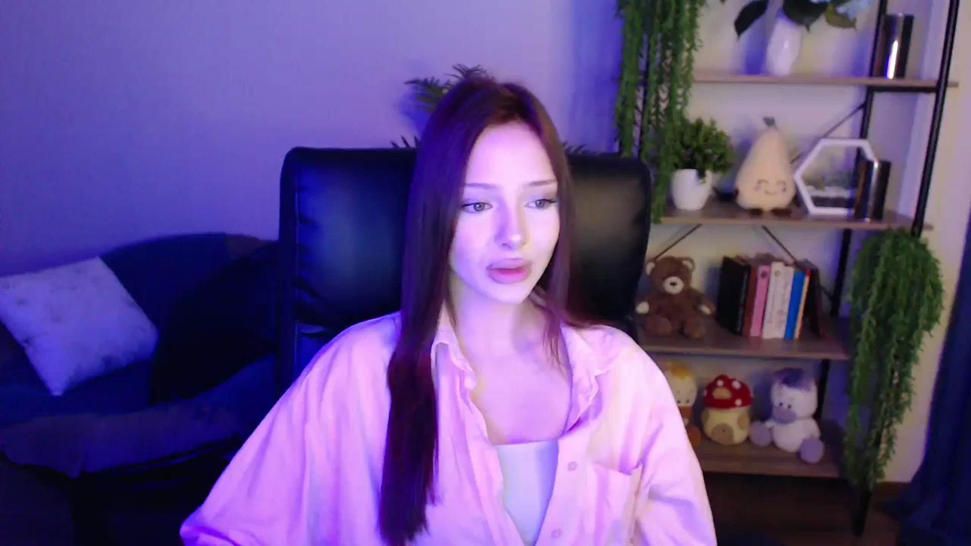 Gallery image thumbnail from KateManelli's myfreecams stream on, 03/26/2025, 10:00 image 11 of 20