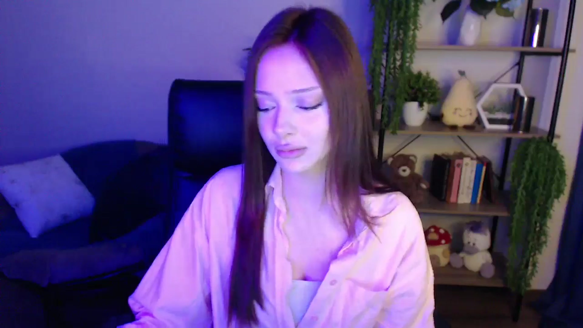 Gallery image thumbnail from KateManelli's myfreecams stream on, 03/26/2025, 10:00 image 18 of 20