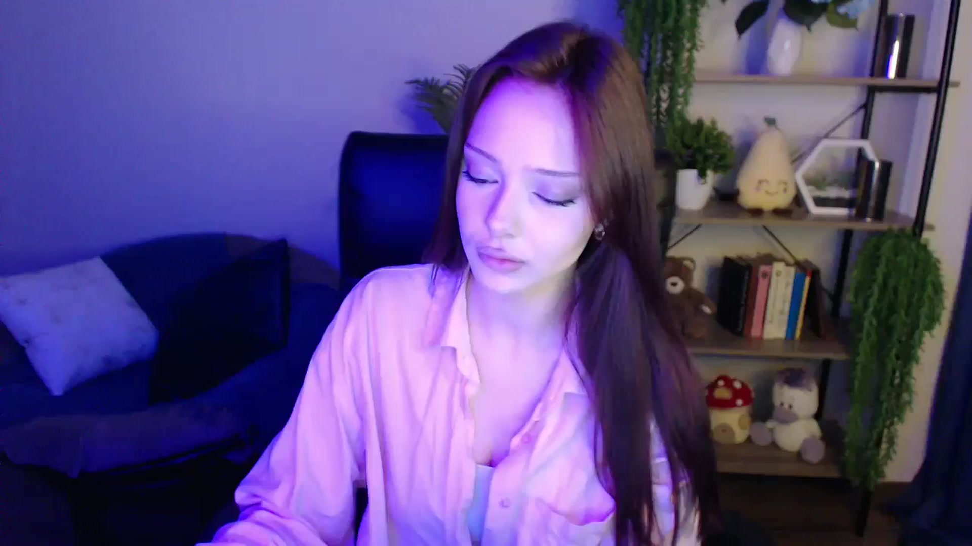 Gallery image thumbnail from KateManelli's myfreecams stream on, 03/26/2025, 10:00 image 1 of 20