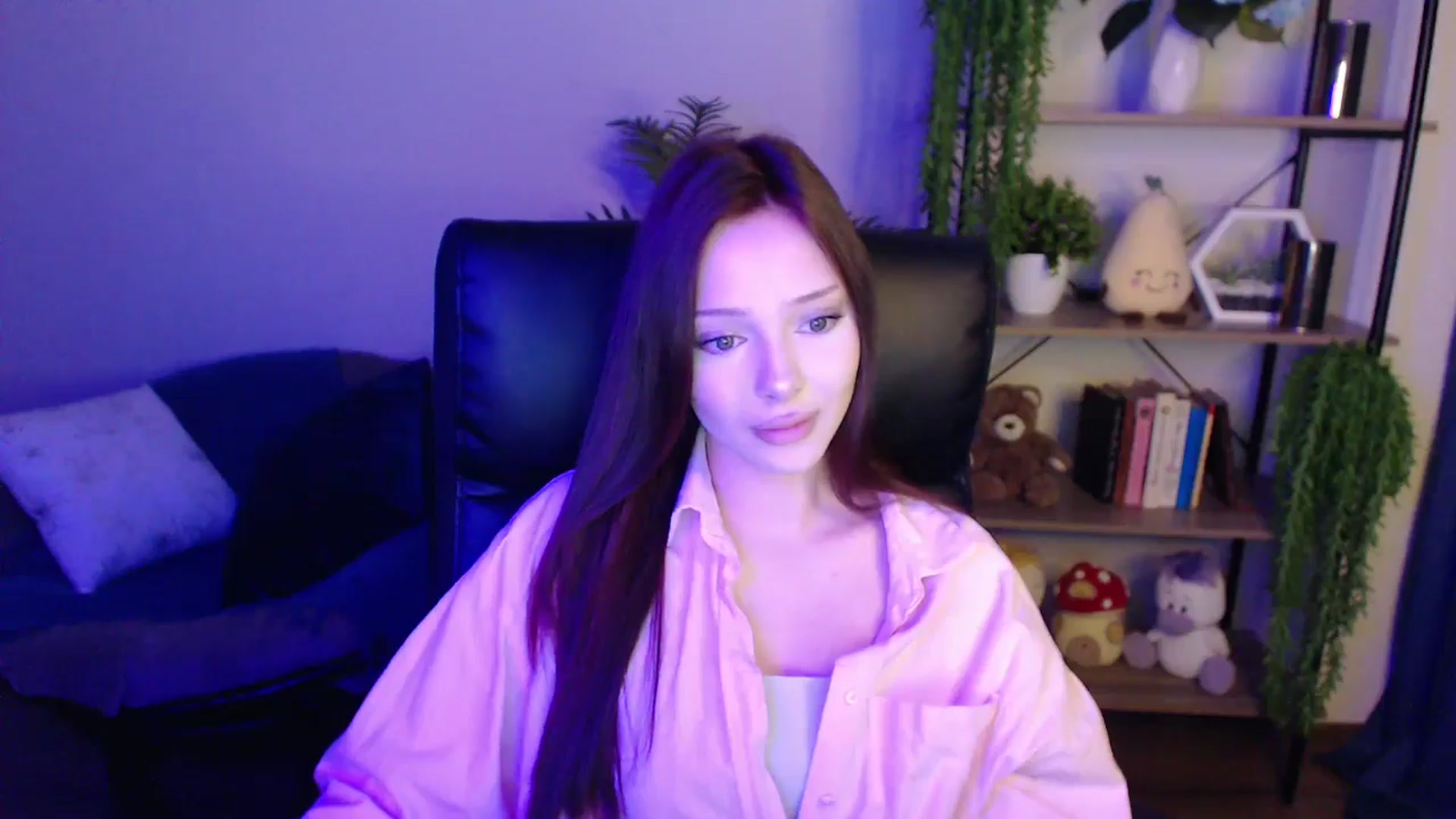 Gallery image thumbnail from KateManelli's myfreecams stream on, 03/26/2025, 10:00 image 14 of 20