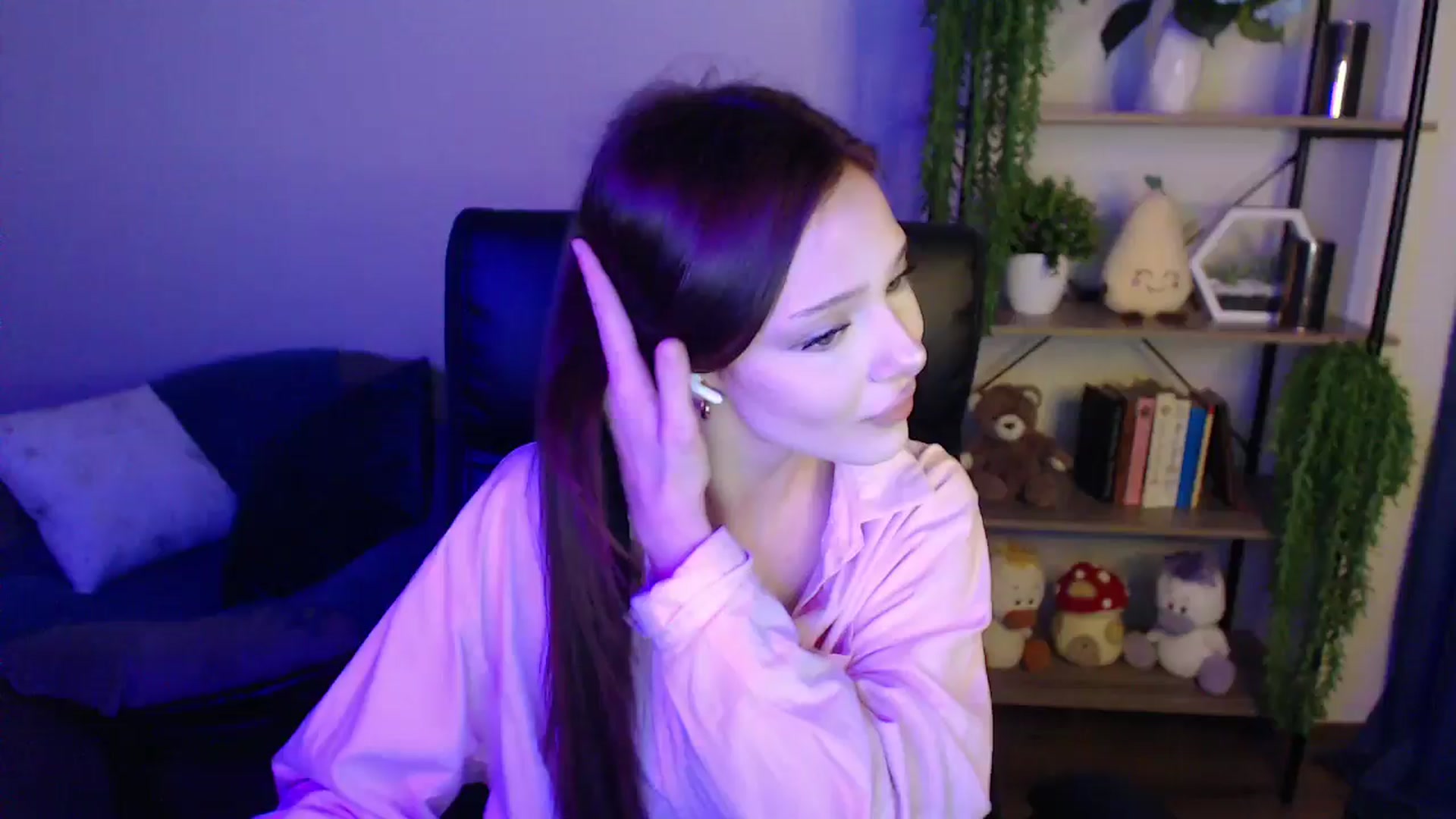 Gallery image thumbnail from KateManelli's myfreecams stream on, 03/26/2025, 14:24 image 17 of 20