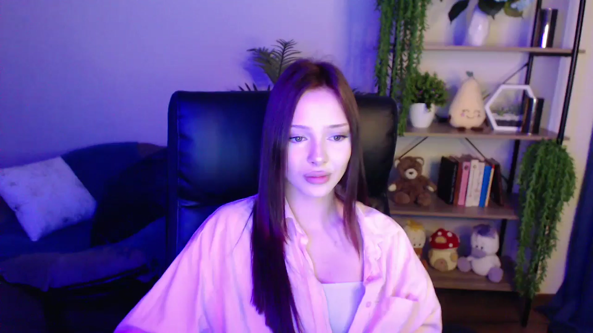 Gallery image thumbnail from KateManelli's myfreecams stream on, 03/26/2025, 14:24 image 14 of 20