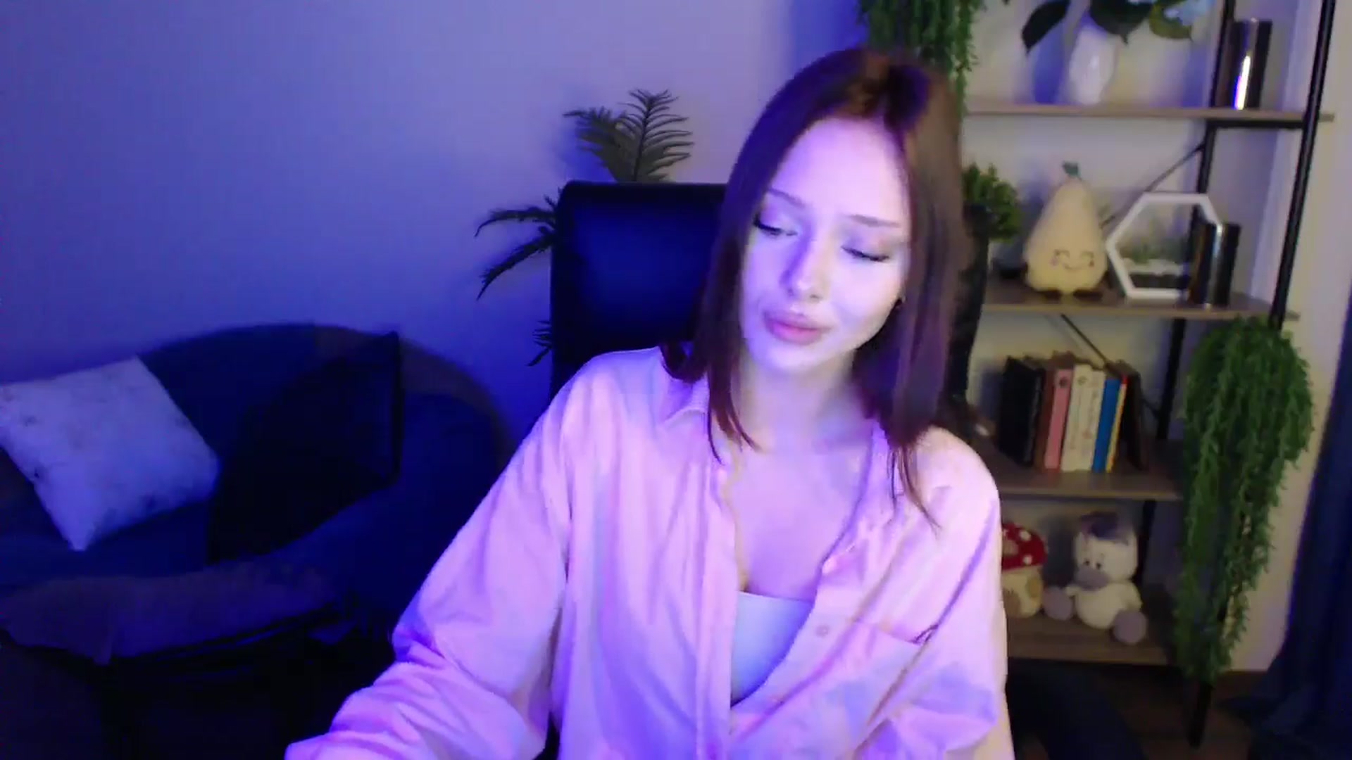 Gallery image thumbnail from KateManelli's myfreecams stream on, 03/26/2025, 14:52 image 6 of 20