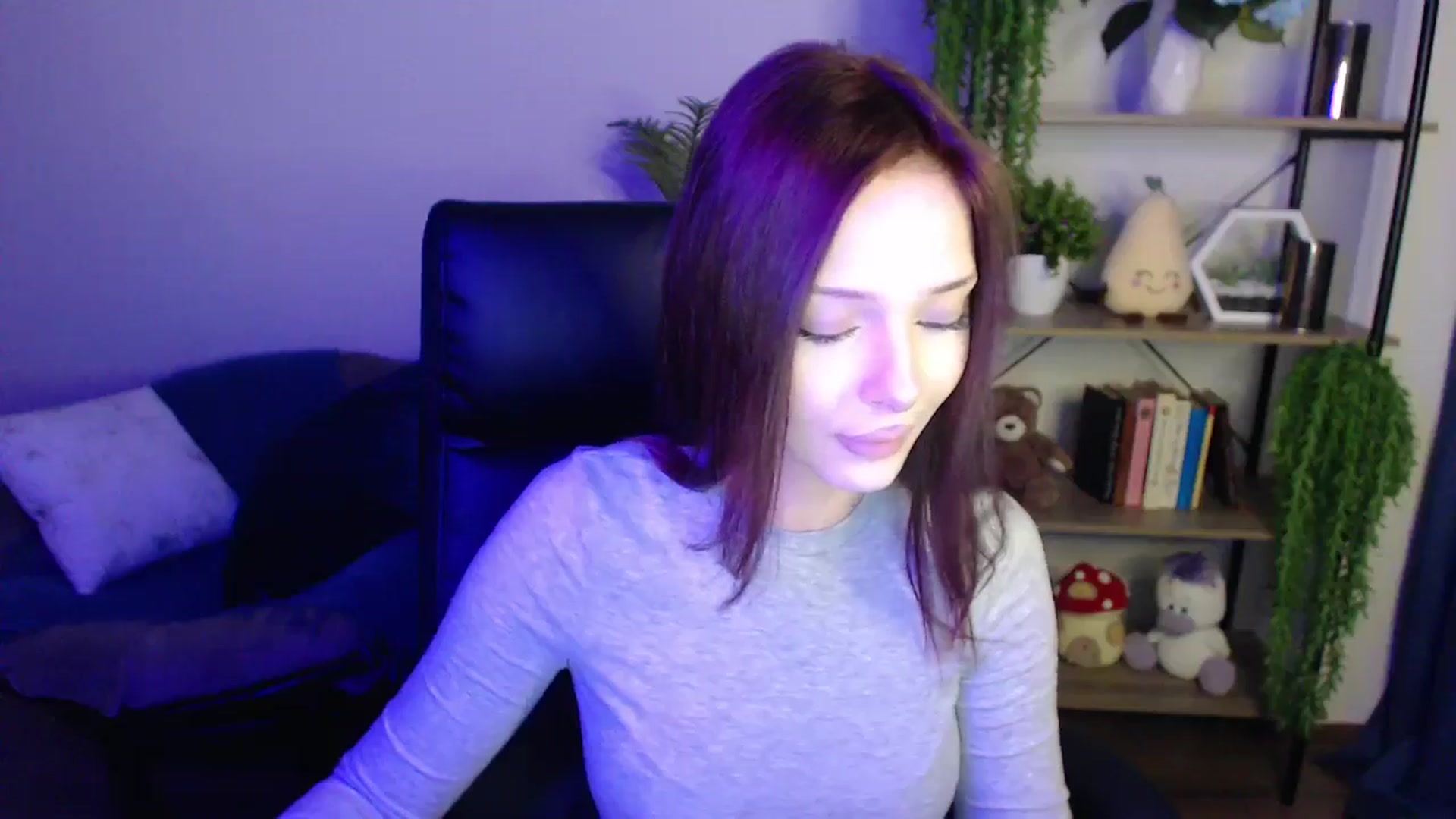 Gallery image thumbnail from KateManelli's myfreecams stream on, 03/28/2025, 09:59 image 13 of 20