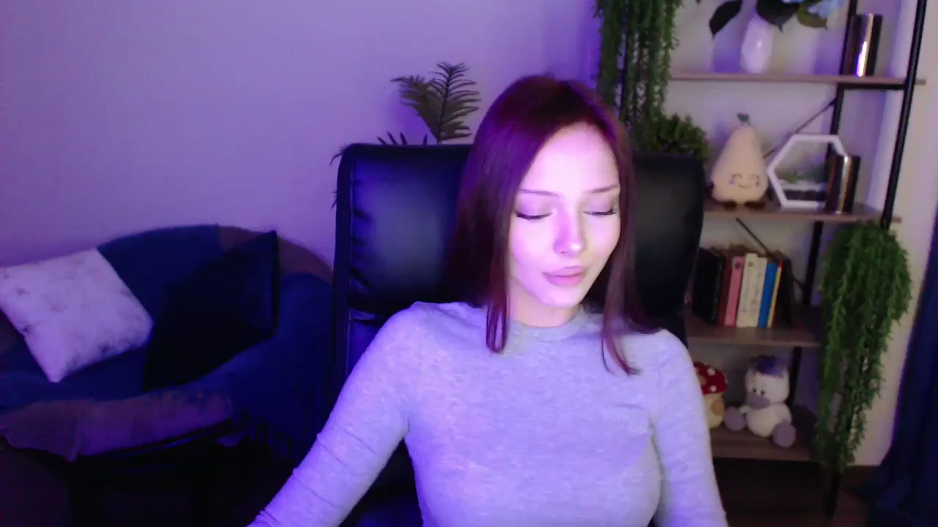 Gallery image thumbnail from KateManelli's myfreecams stream on, 03/28/2025, 11:10 image 4 of 20