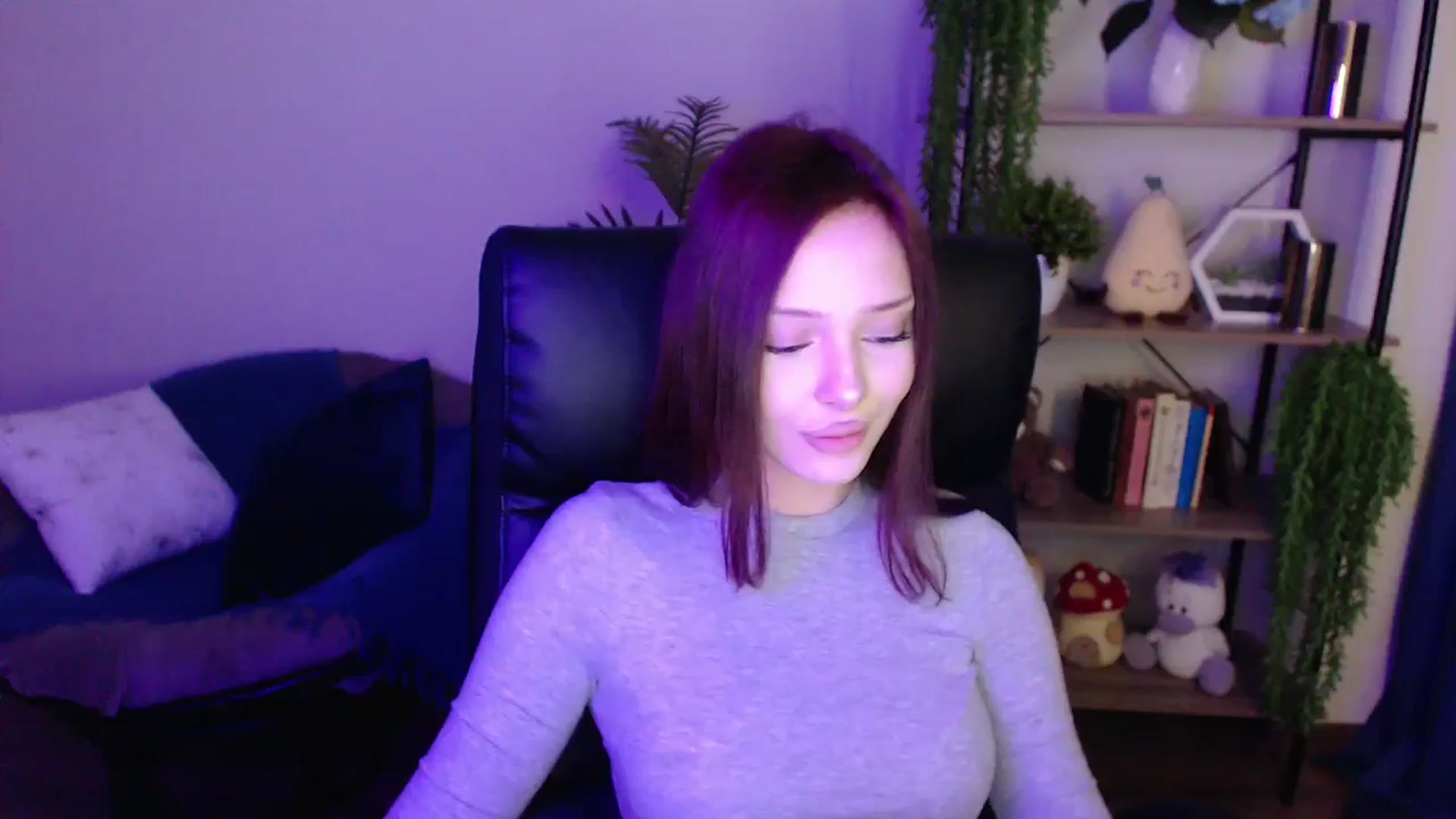 Gallery image thumbnail from KateManelli's myfreecams stream on, 03/28/2025, 11:10 image 7 of 20