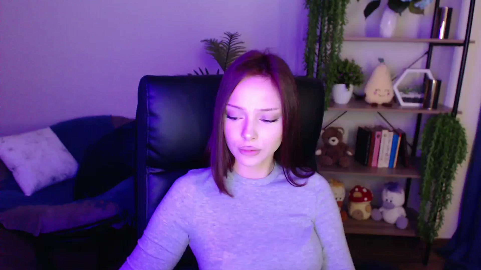 Gallery image thumbnail from KateManelli's myfreecams stream on, 03/28/2025, 11:10 image 11 of 20