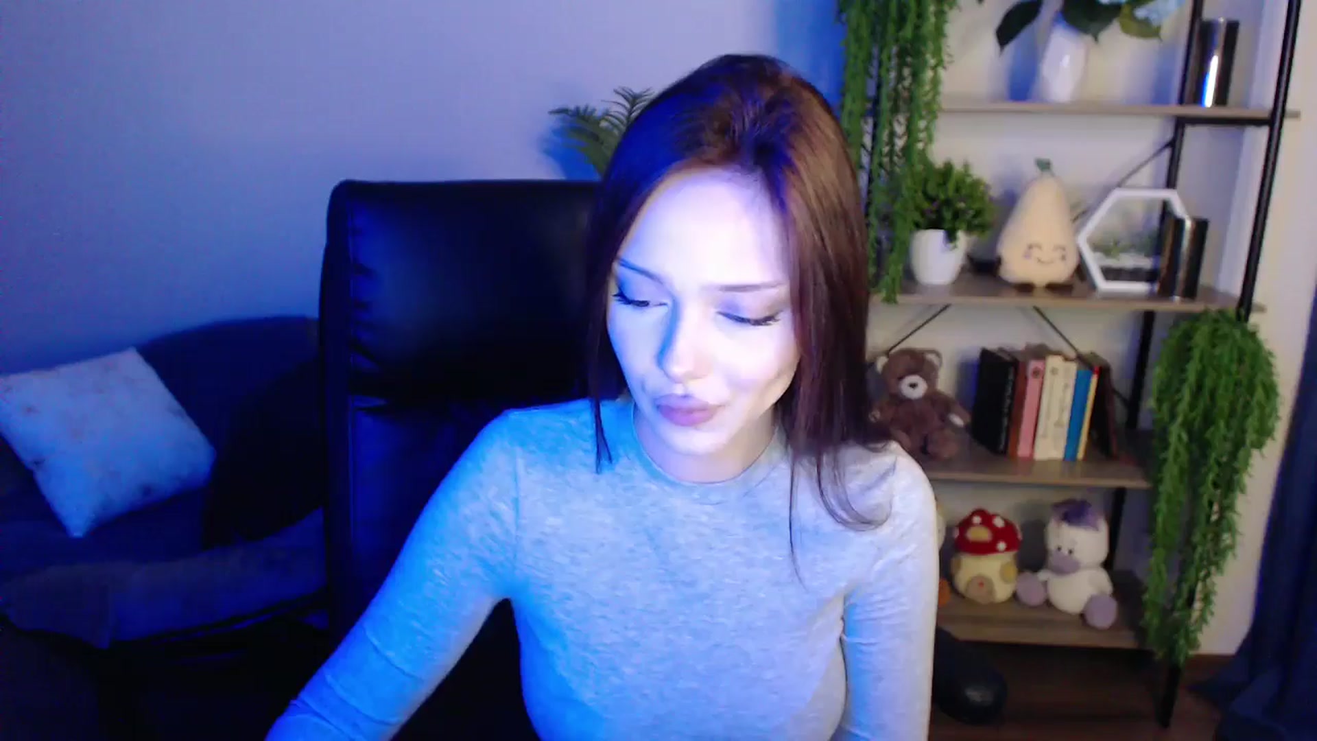Gallery image thumbnail from KateManelli's myfreecams stream on, 03/28/2025, 14:54 image 15 of 20