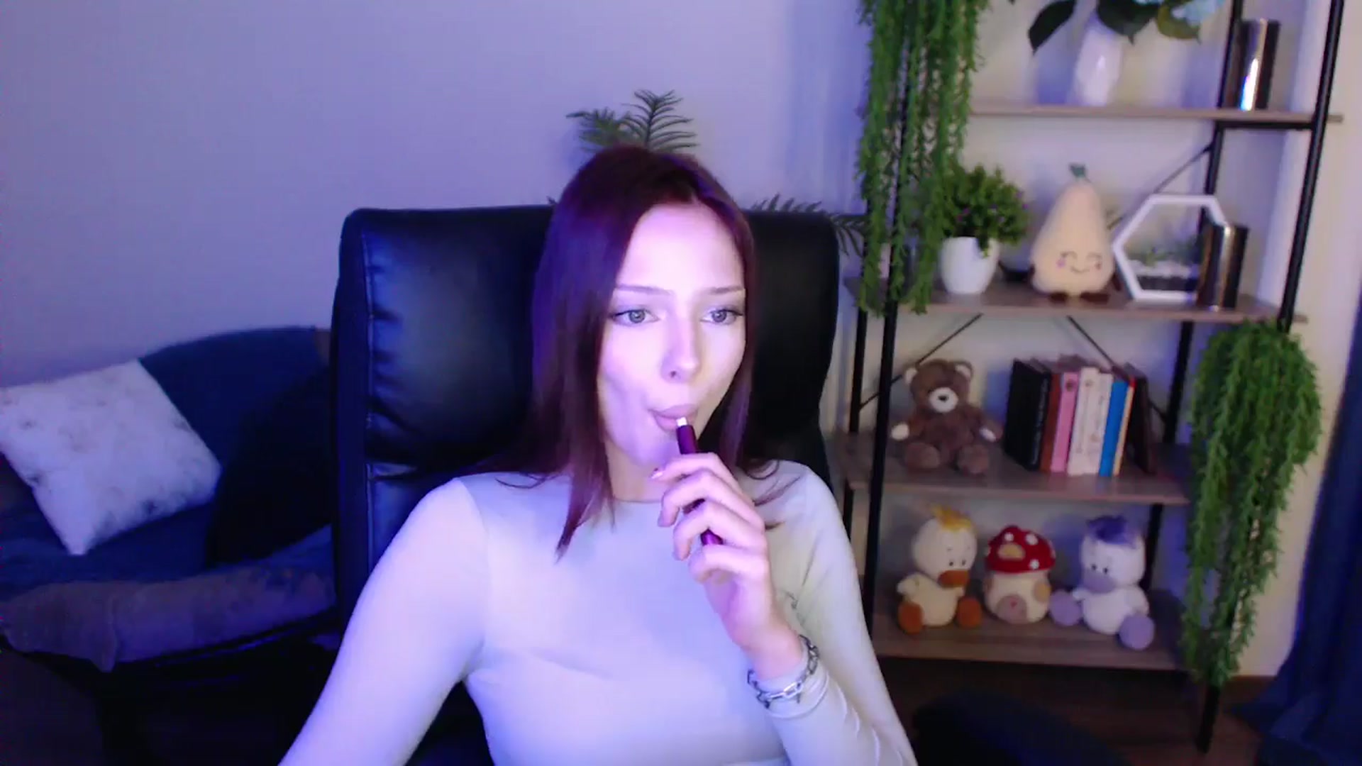 Gallery image thumbnail from KateManelli's myfreecams stream on, 03/29/2025, 11:57 image 12 of 20