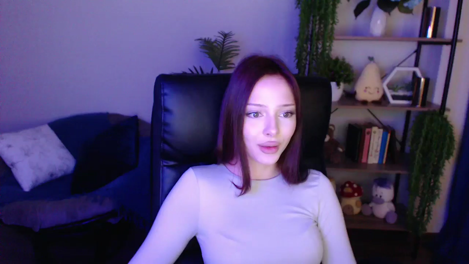 Gallery image thumbnail from KateManelli's myfreecams stream on, 03/29/2025, 14:34 image 10 of 20