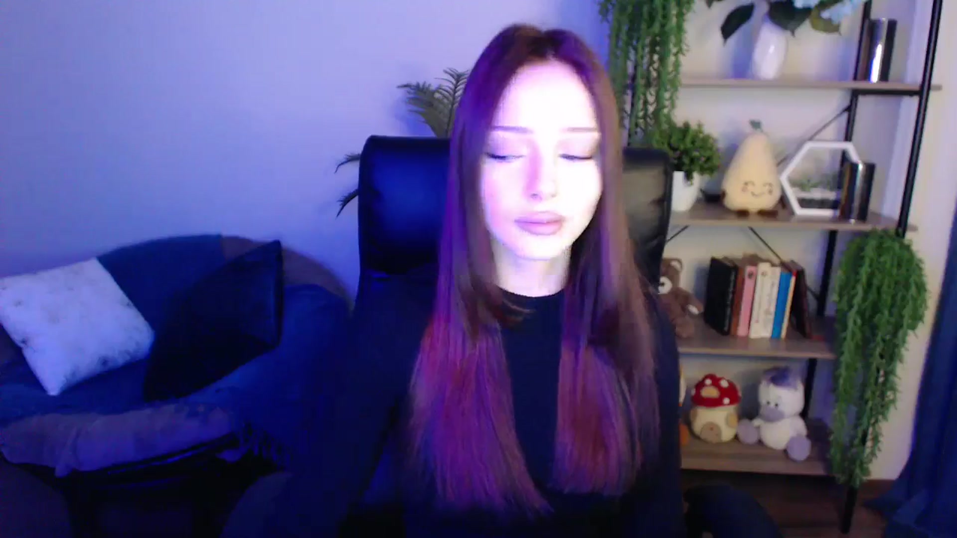 Gallery image thumbnail from KateManelli's myfreecams stream on, 03/31/2025, 08:49 image 14 of 20
