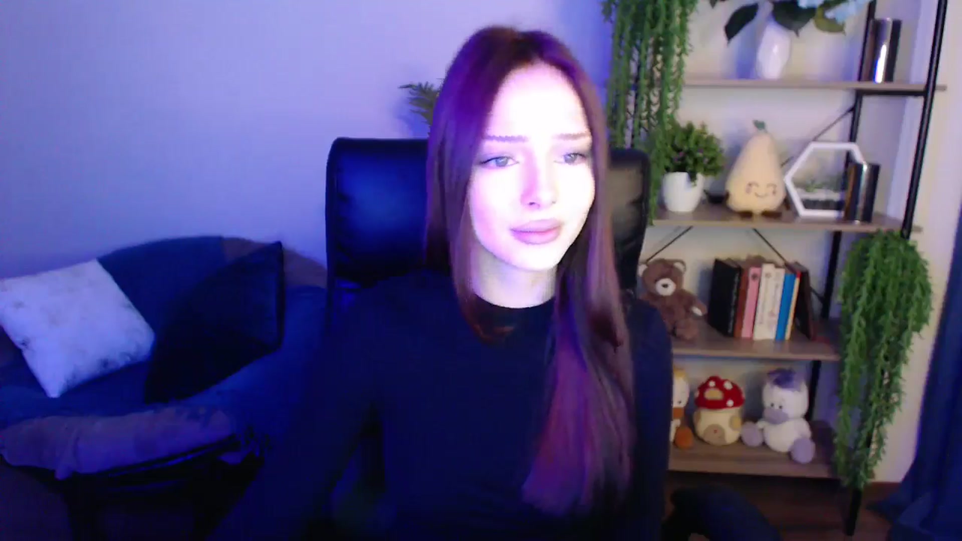 Gallery image thumbnail from KateManelli's myfreecams stream on, 03/31/2025, 08:49 image 12 of 20