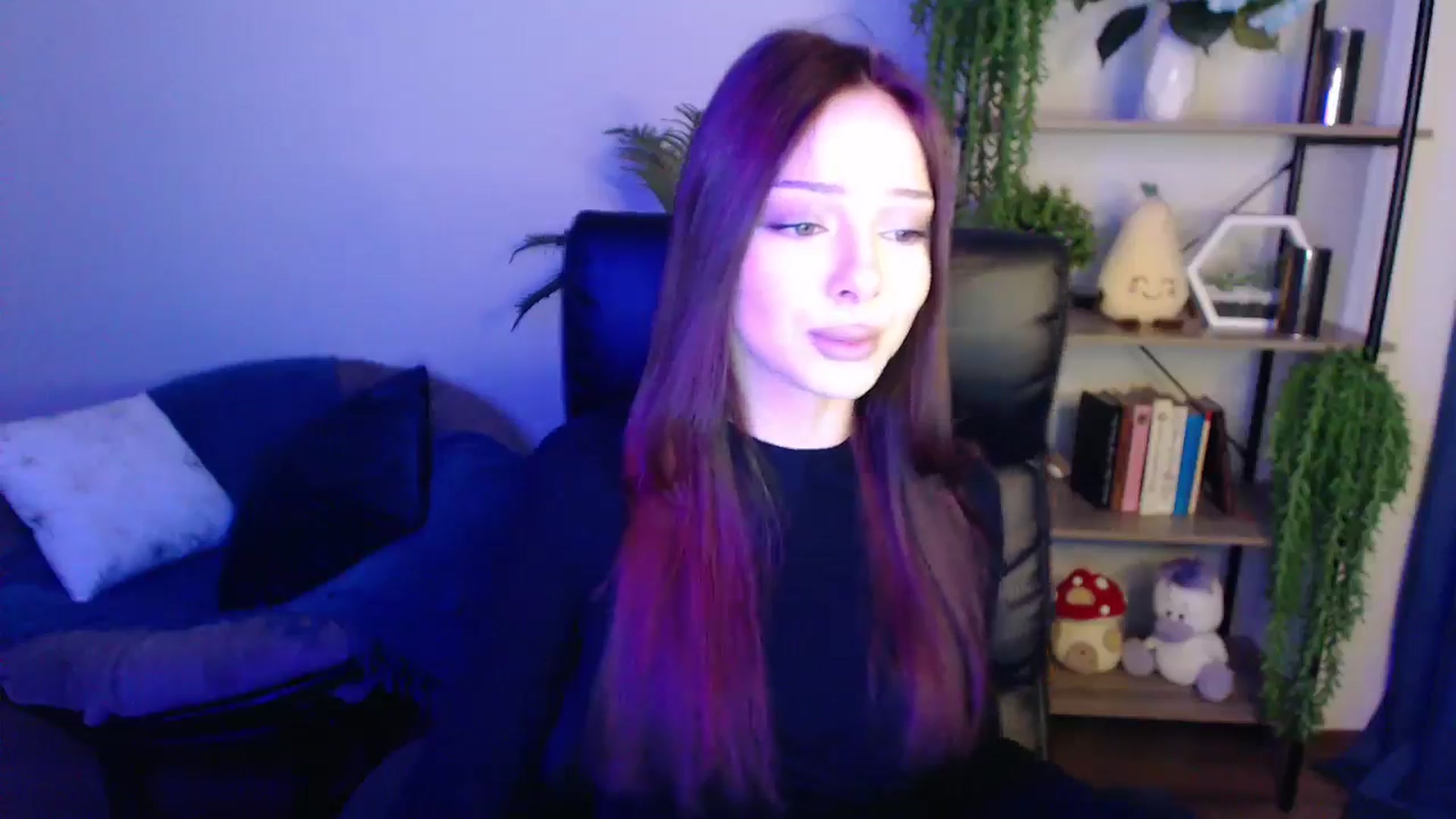 Gallery image thumbnail from KateManelli's myfreecams stream on, 03/31/2025, 08:49 image 16 of 20