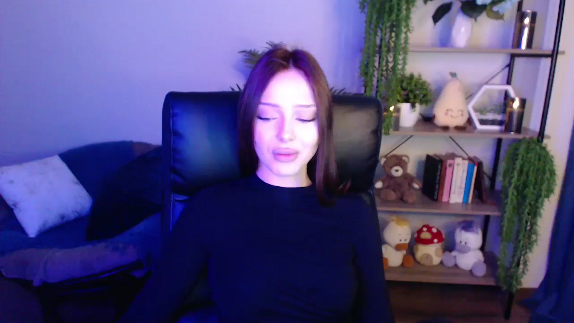 Gallery image thumbnail from KateManelli's myfreecams stream on, 03/31/2025, 08:49 image 18 of 20