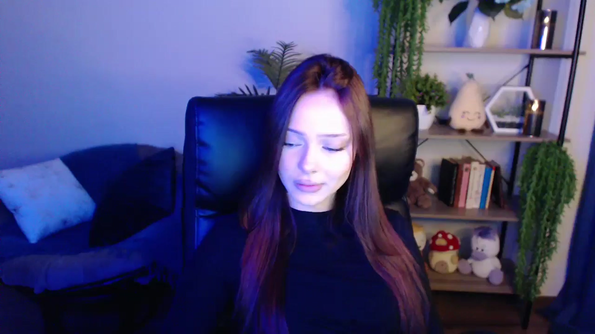 Gallery image thumbnail from KateManelli's myfreecams stream on, 03/31/2025, 11:03 image 7 of 20