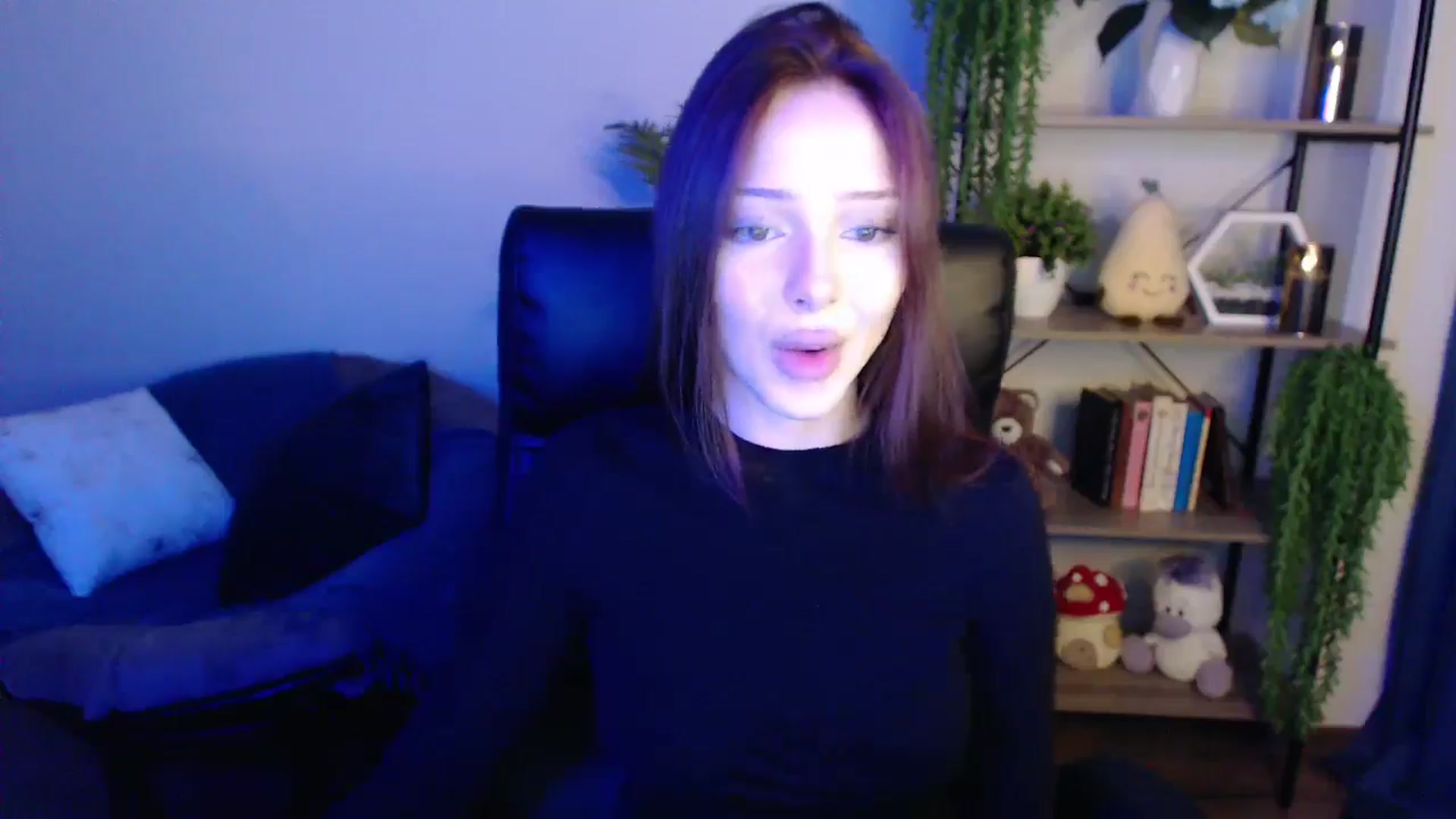 Gallery image thumbnail from KateManelli's myfreecams stream on, 03/31/2025, 12:15 image 8 of 20