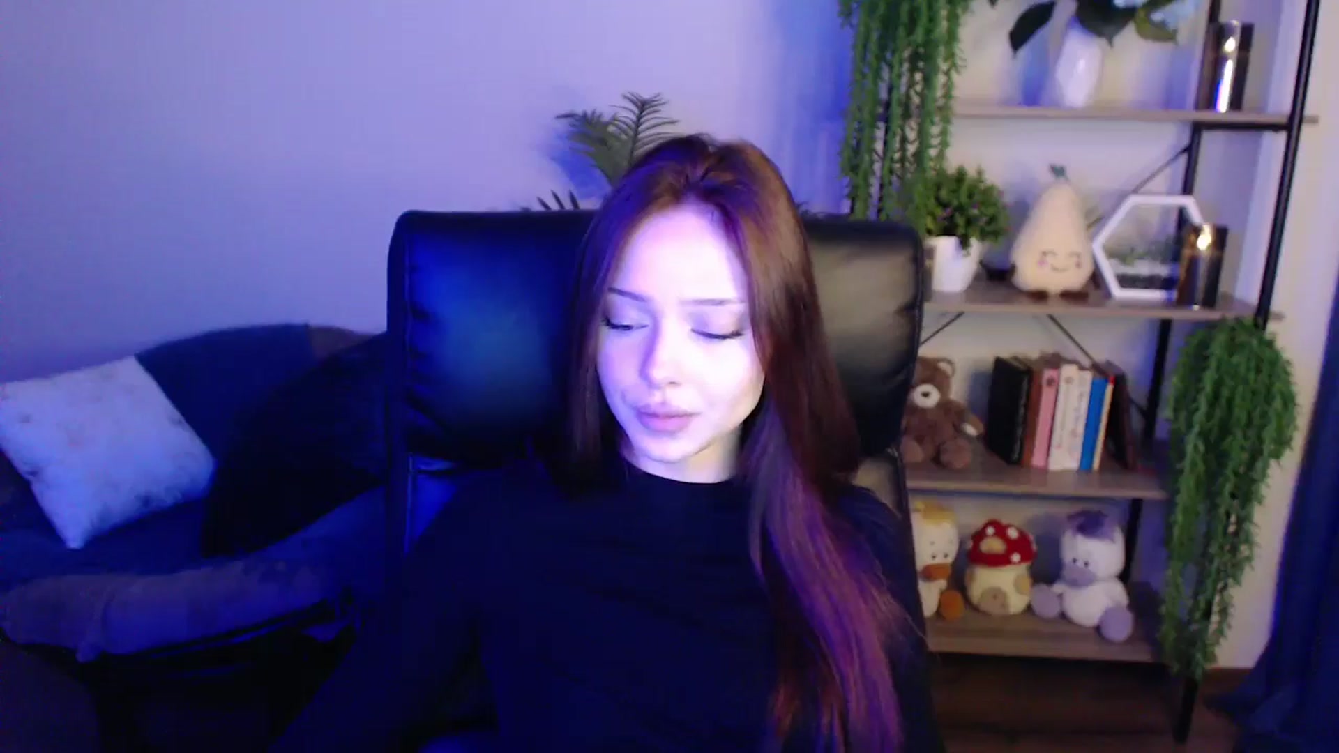 Gallery image thumbnail from KateManelli's myfreecams stream on, 03/31/2025, 12:15 image 2 of 20