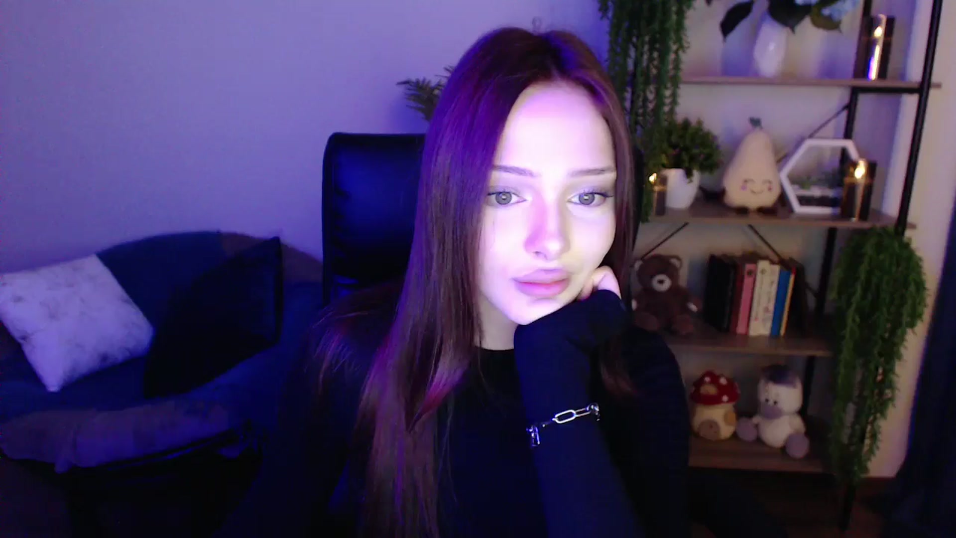 Gallery image thumbnail from KateManelli's myfreecams stream on, 03/31/2025, 12:15 image 20 of 20