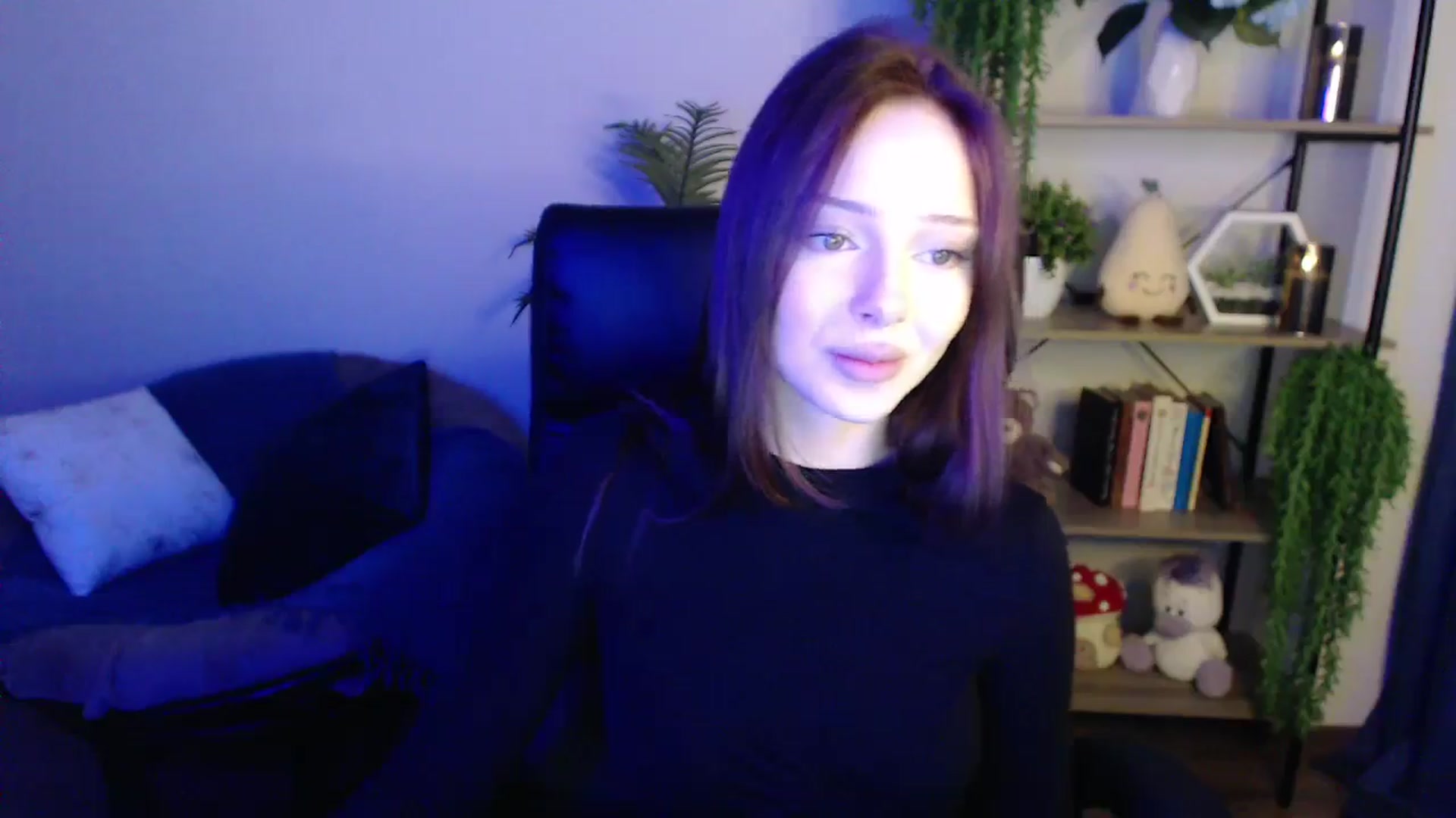 Gallery image thumbnail from KateManelli's myfreecams stream on, 03/31/2025, 12:15 image 12 of 20