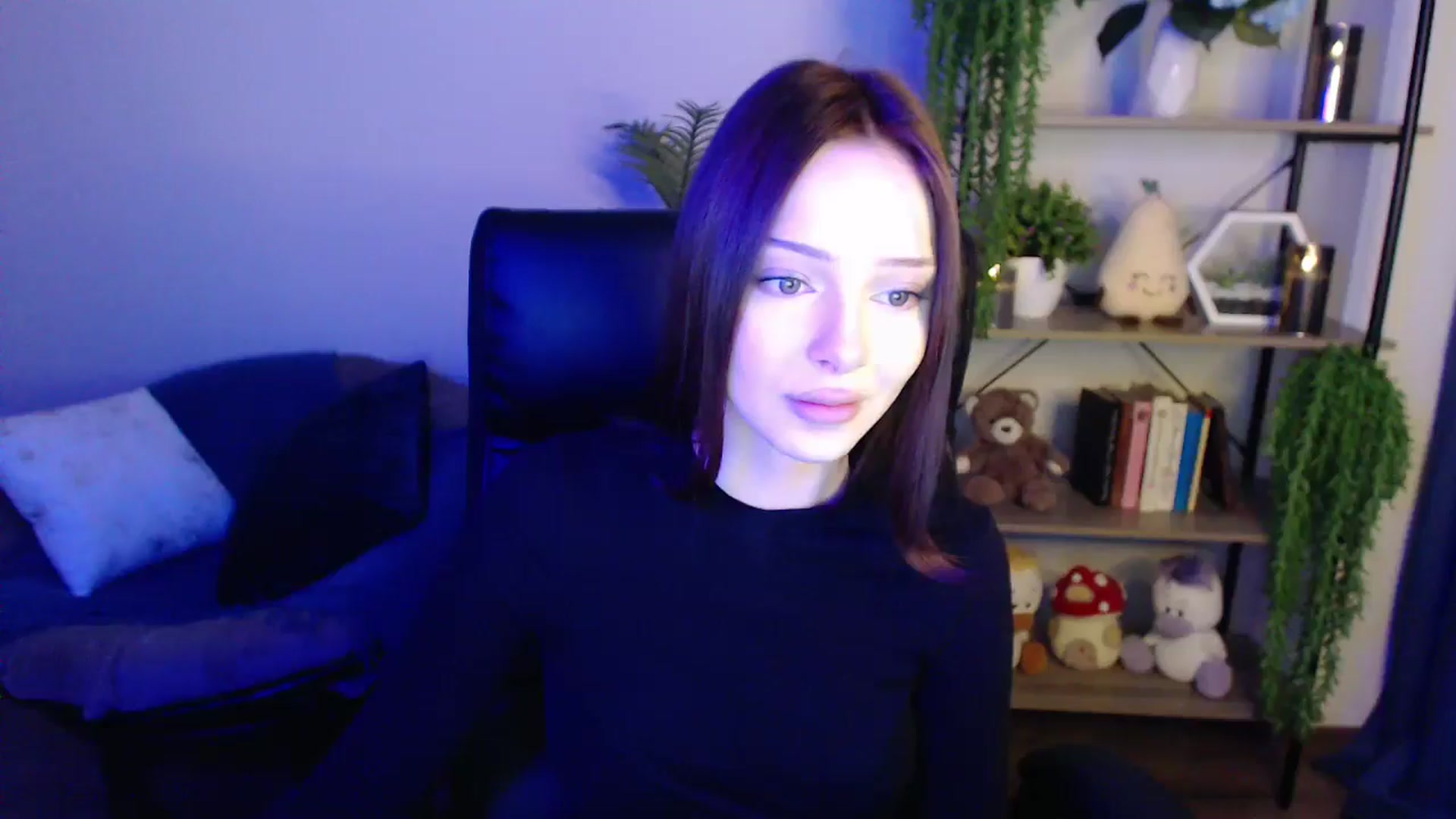 Gallery image thumbnail from KateManelli's myfreecams stream on, 03/31/2025, 12:15 image 18 of 20