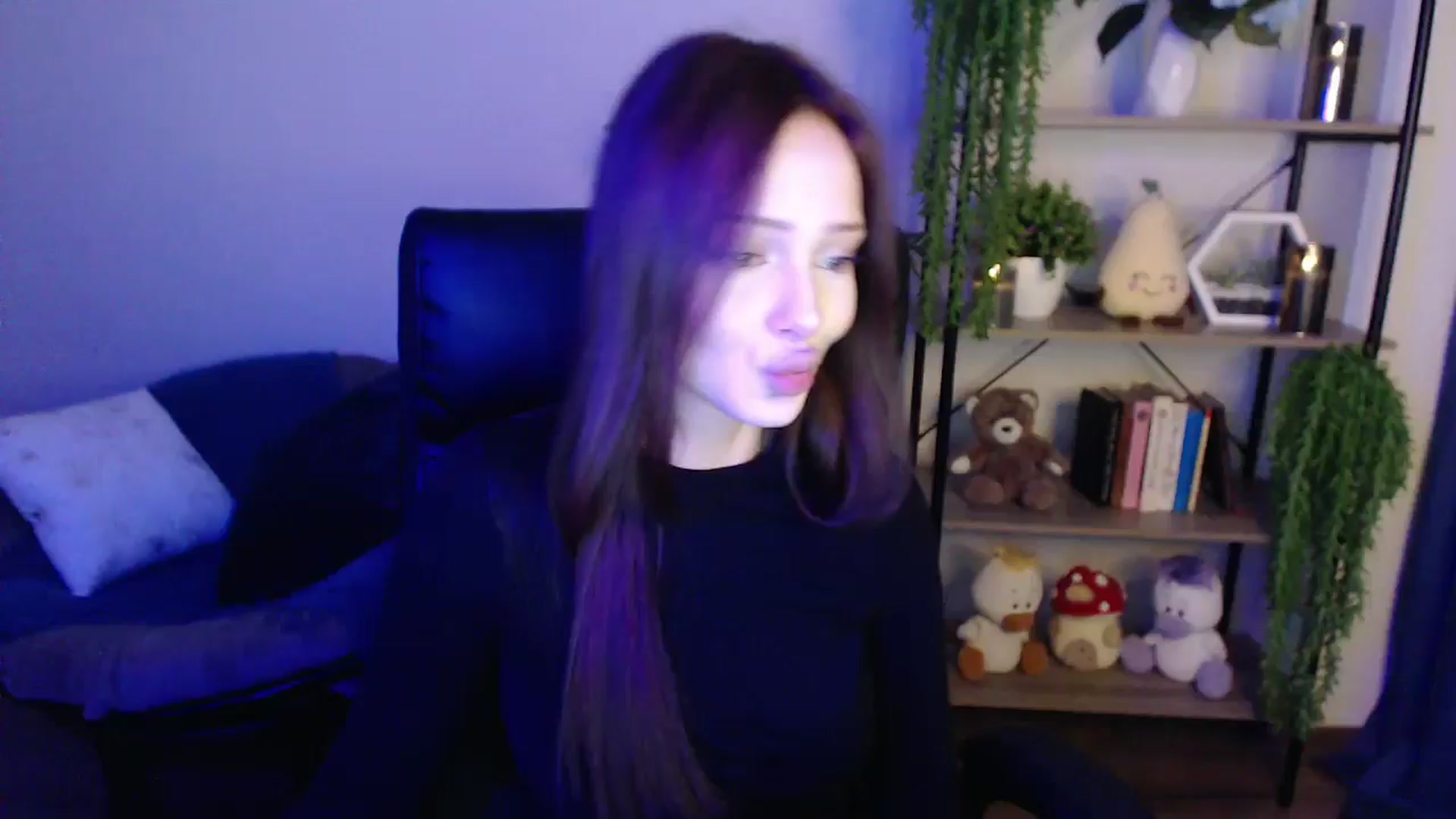 Gallery image thumbnail from KateManelli's myfreecams stream on, 03/31/2025, 12:51 image 1 of 20