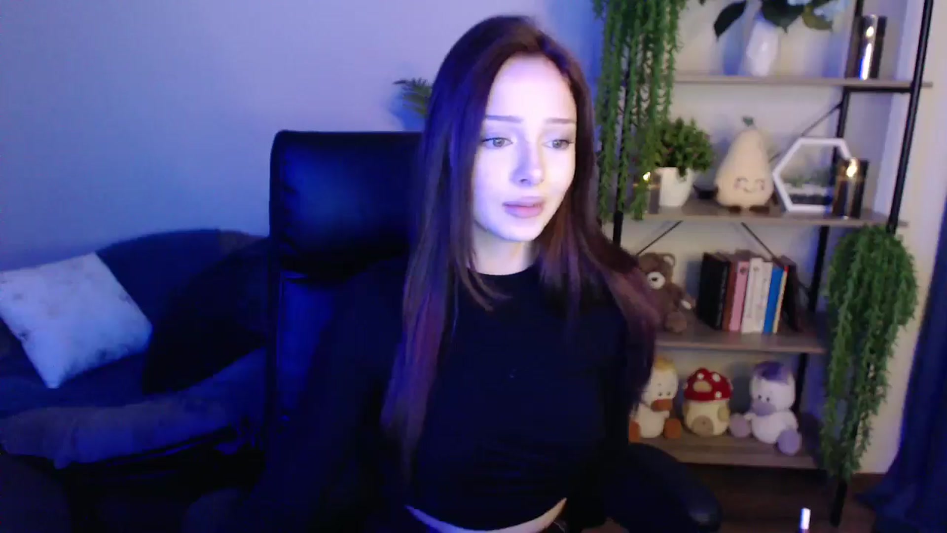 Gallery image thumbnail from KateManelli's myfreecams stream on, 03/31/2025, 12:51 image 10 of 20