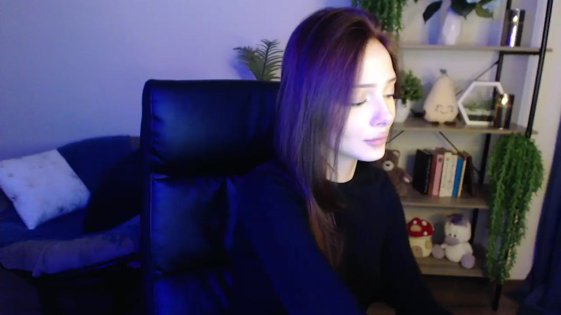 Gallery image thumbnail from KateManelli's myfreecams stream on, 03/31/2025, 12:51 image 6 of 20