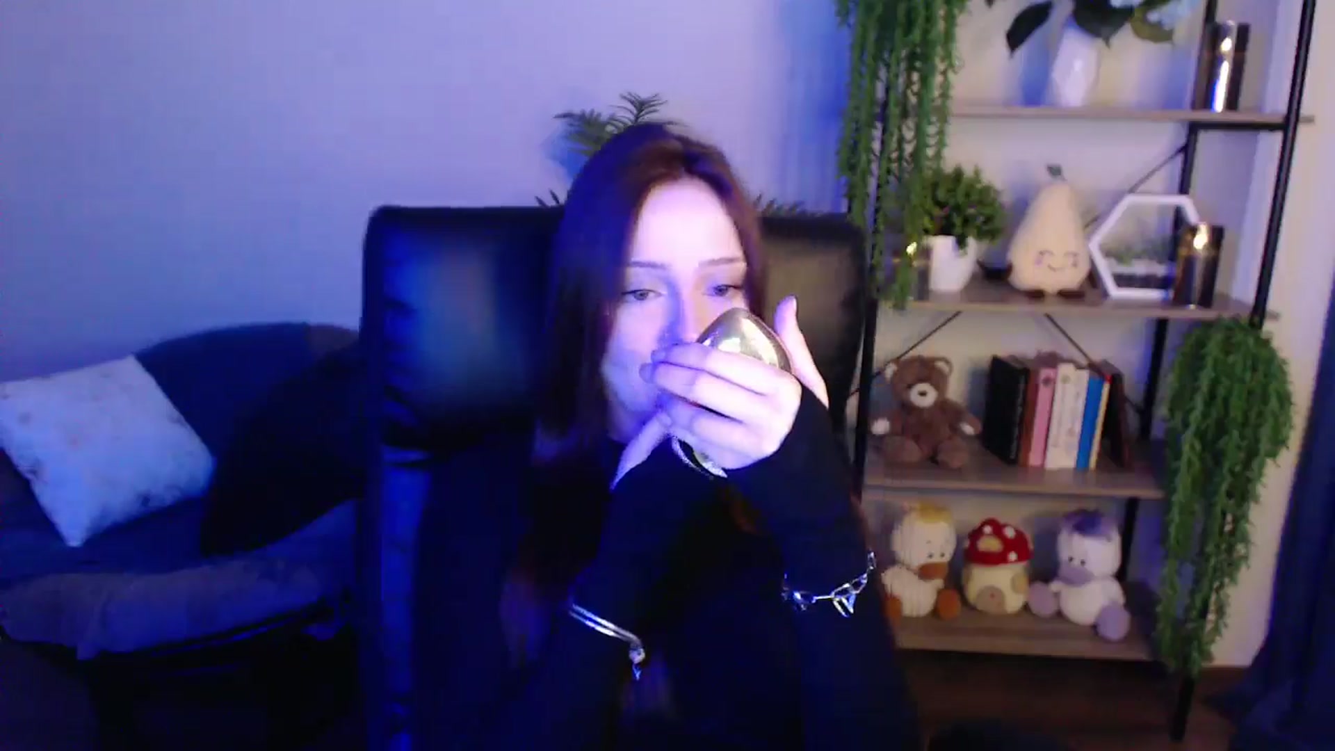 Gallery image thumbnail from KateManelli's myfreecams stream on, 03/31/2025, 13:48 image 2 of 20