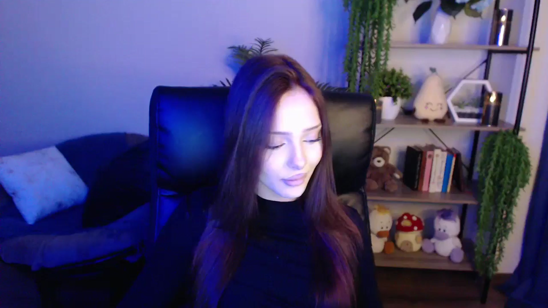Gallery image thumbnail from KateManelli's myfreecams stream on, 03/31/2025, 13:48 image 12 of 20
