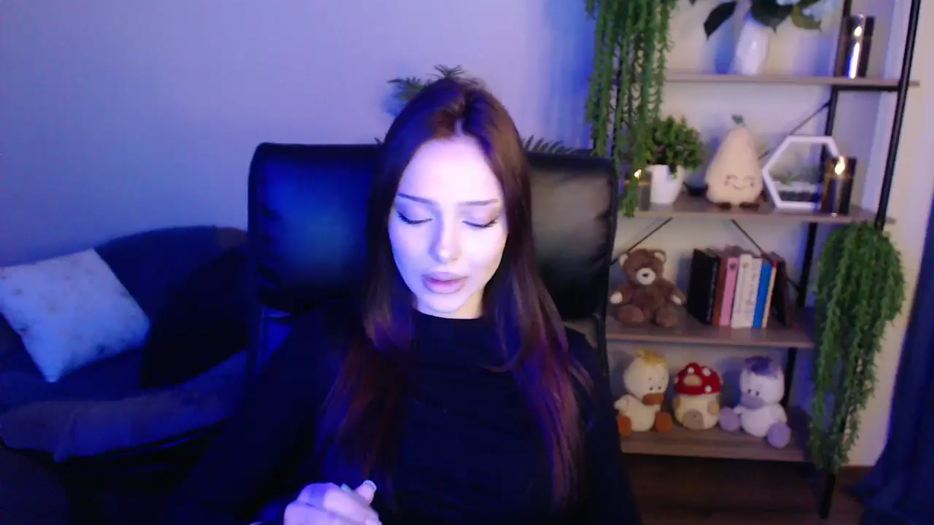 Gallery image thumbnail from KateManelli's myfreecams stream on, 03/31/2025, 13:48 image 7 of 20