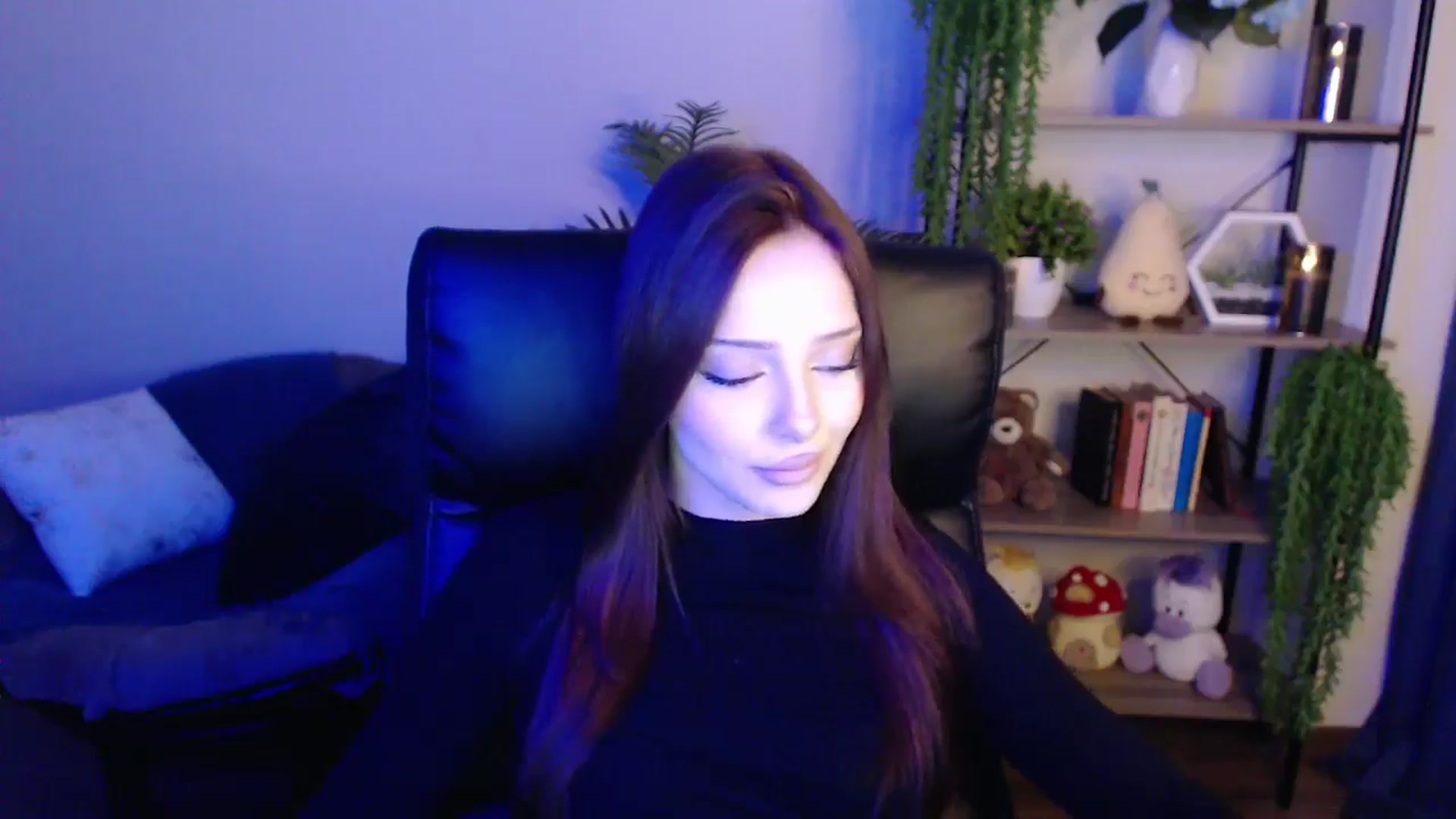 Gallery image thumbnail from KateManelli's myfreecams stream on, 03/31/2025, 13:48 image 13 of 20