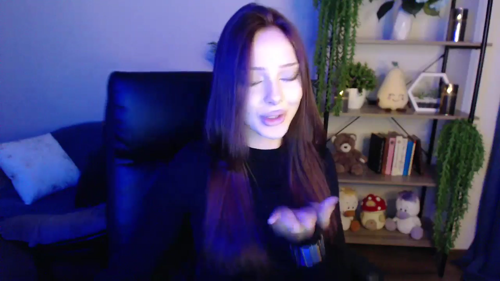 Gallery image thumbnail from KateManelli's myfreecams stream on, 03/31/2025, 13:48 image 15 of 20