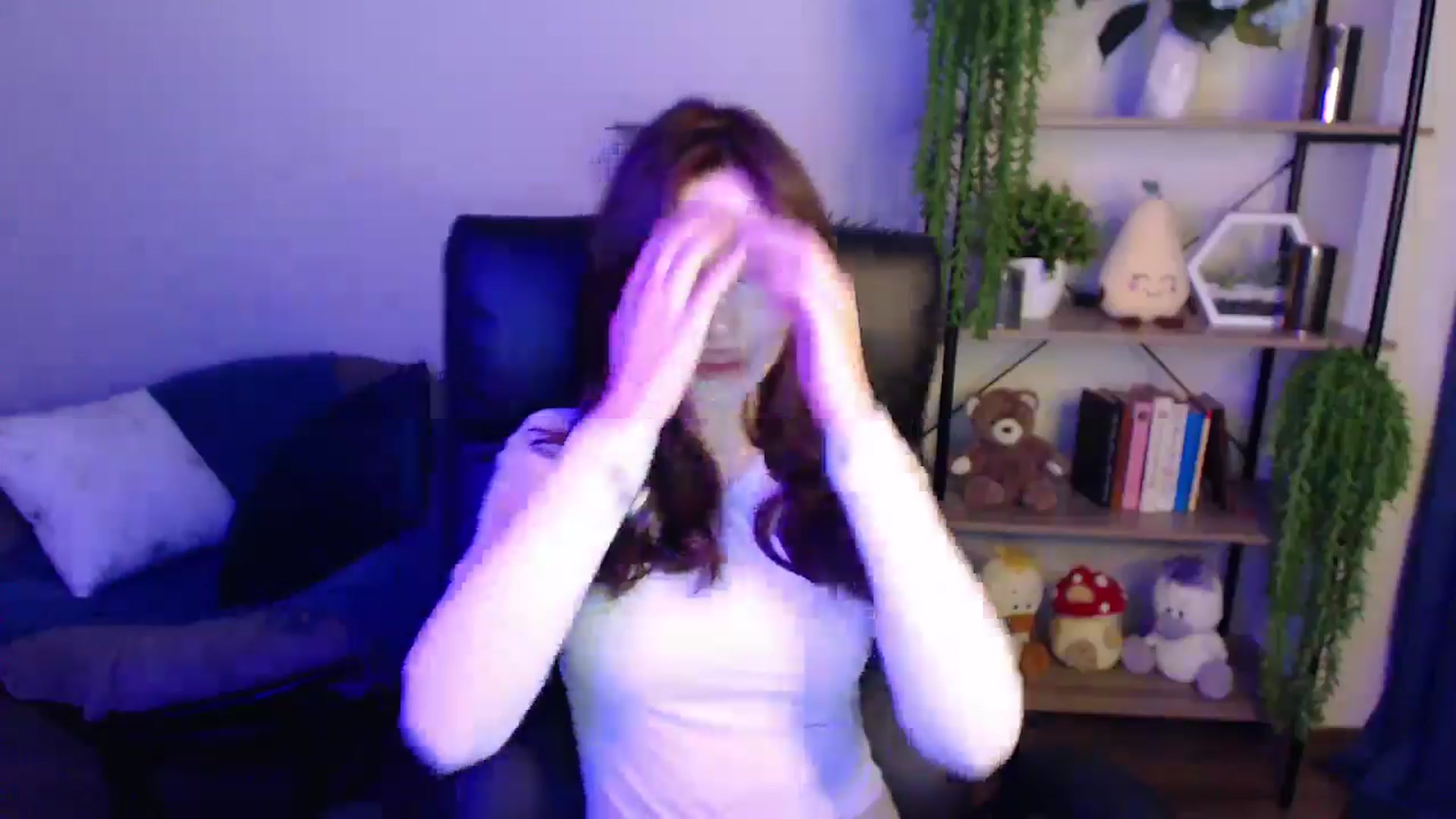 Gallery image thumbnail from KateManelli's myfreecams stream on, 04/01/2025, 08:52 image 2 of 20