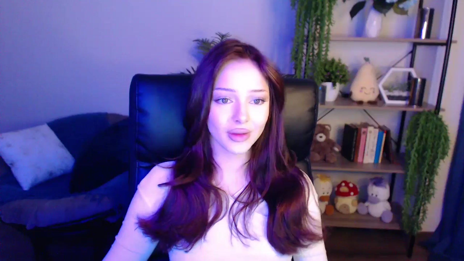 Gallery image thumbnail from KateManelli's myfreecams stream on, 04/01/2025, 08:52 image 19 of 20