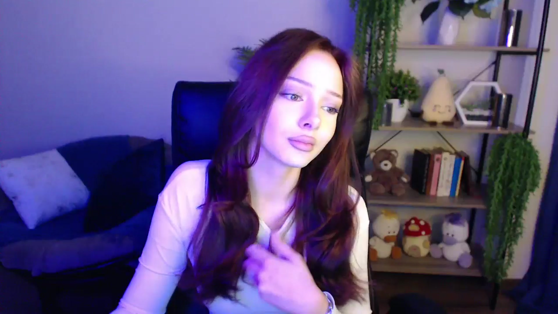 Gallery image thumbnail from KateManelli's myfreecams stream on, 04/01/2025, 08:52 image 13 of 20