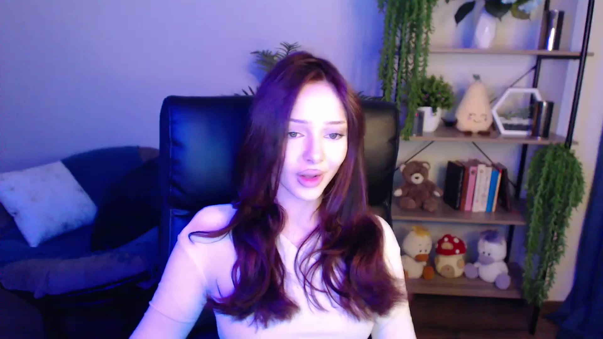 Gallery image thumbnail from KateManelli's myfreecams stream on, 04/01/2025, 08:52 image 15 of 20