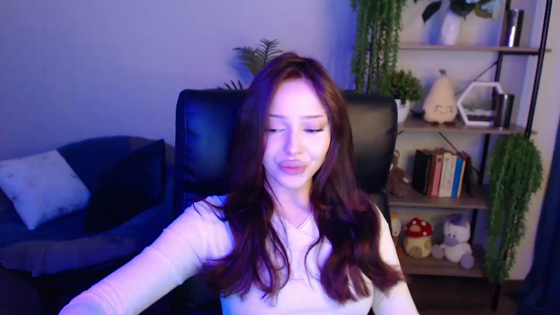 Gallery image thumbnail from KateManelli's myfreecams stream on, 04/01/2025, 08:52 image 6 of 20