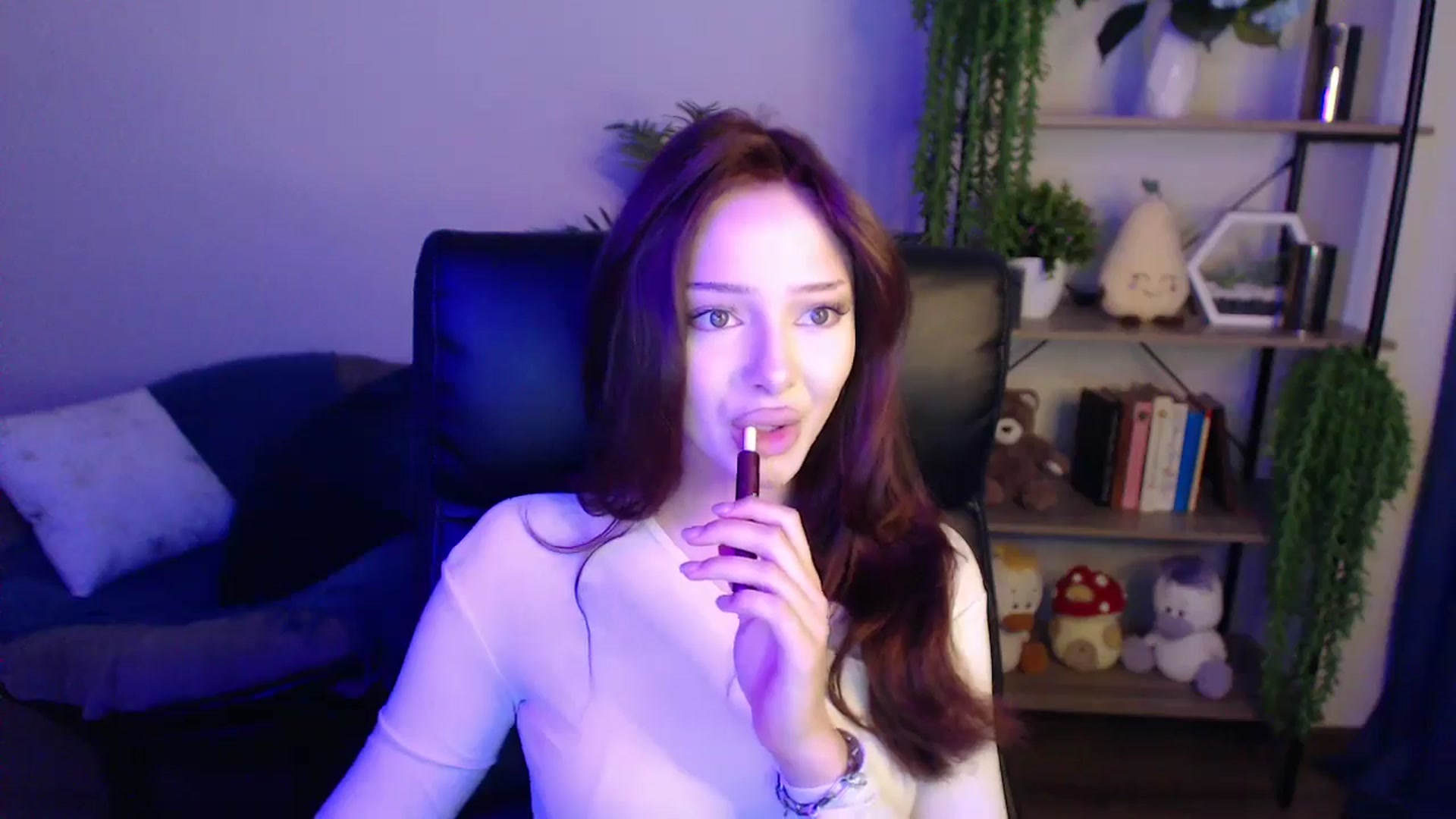 Gallery image thumbnail from KateManelli's myfreecams stream on, 04/01/2025, 09:17 image 10 of 20