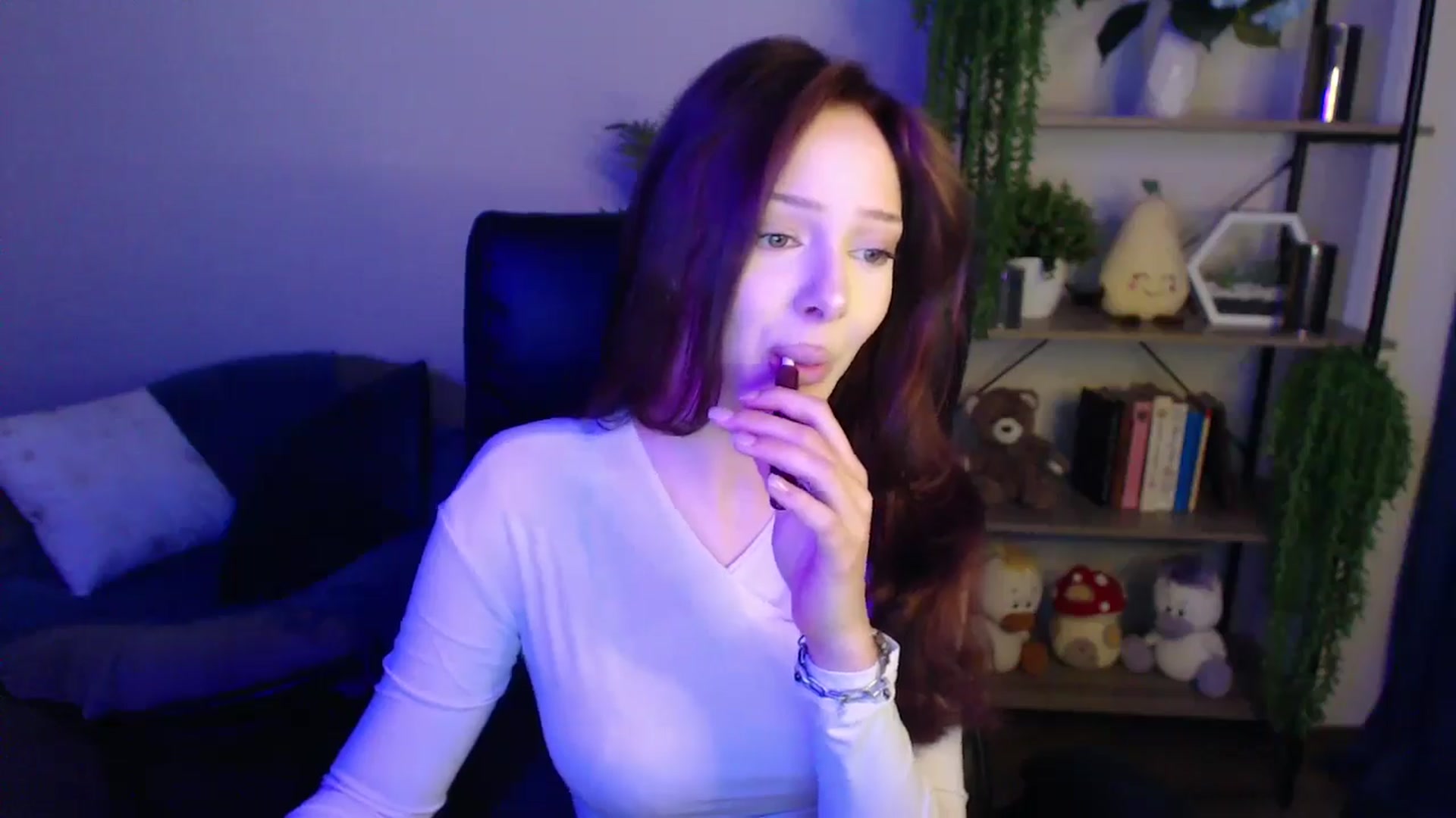 Gallery image thumbnail from KateManelli's myfreecams stream on, 04/01/2025, 09:17 image 4 of 20