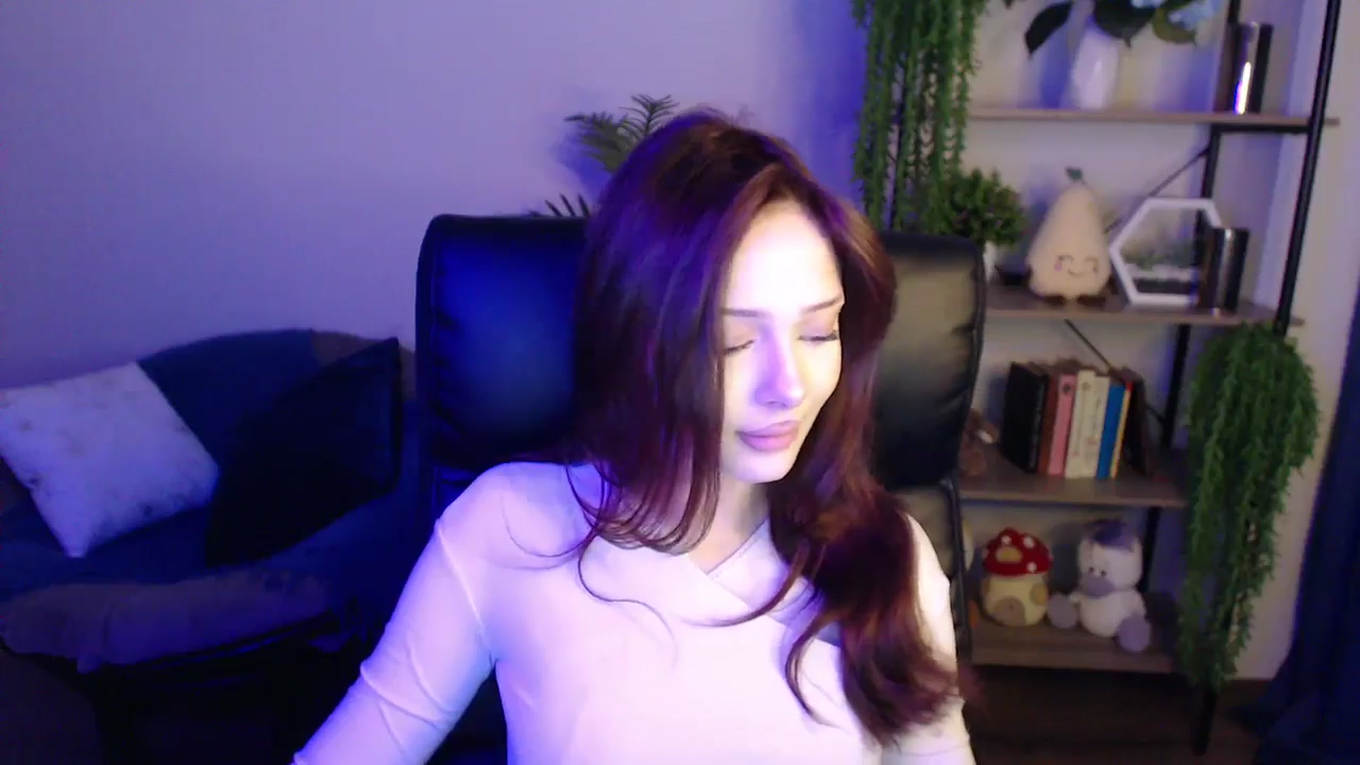 Gallery image thumbnail from KateManelli's myfreecams stream on, 04/01/2025, 09:17 image 18 of 20