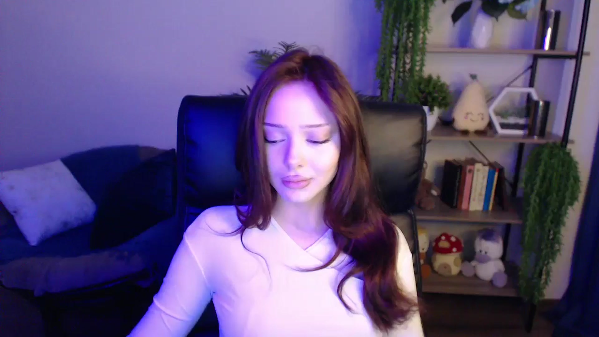 Gallery image thumbnail from KateManelli's myfreecams stream on, 04/01/2025, 09:17 image 15 of 20