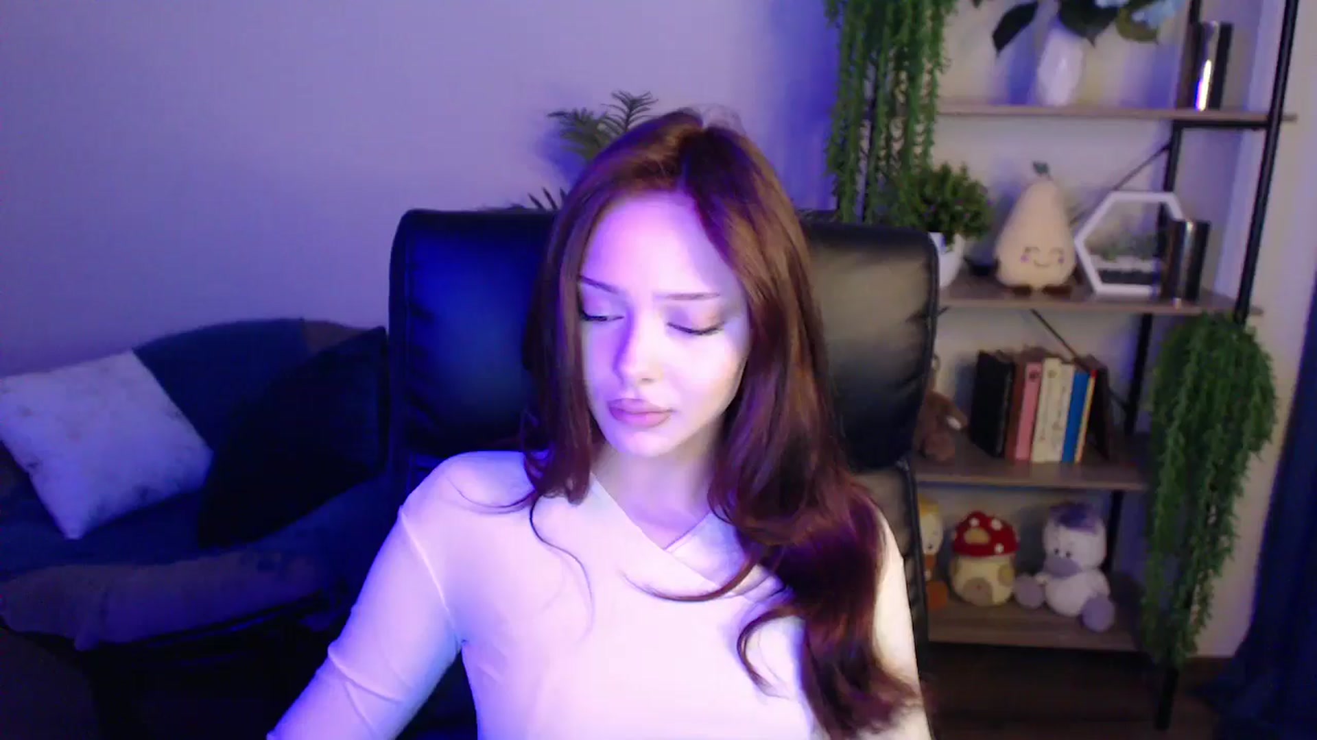 Gallery image thumbnail from KateManelli's myfreecams stream on, 04/01/2025, 09:17 image 16 of 20