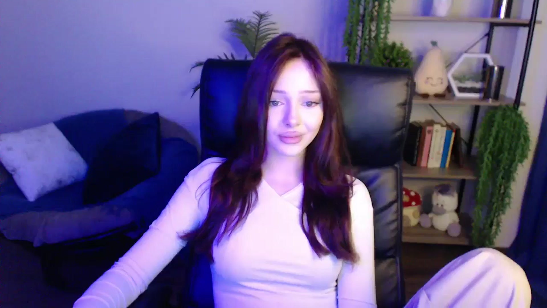 Gallery image thumbnail from KateManelli's myfreecams stream on, 04/01/2025, 11:00 image 14 of 20
