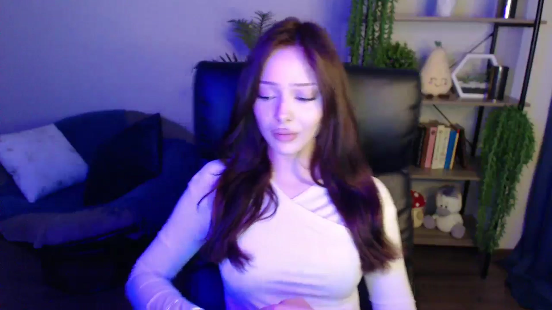 Gallery image thumbnail from KateManelli's myfreecams stream on, 04/01/2025, 11:00 image 6 of 20