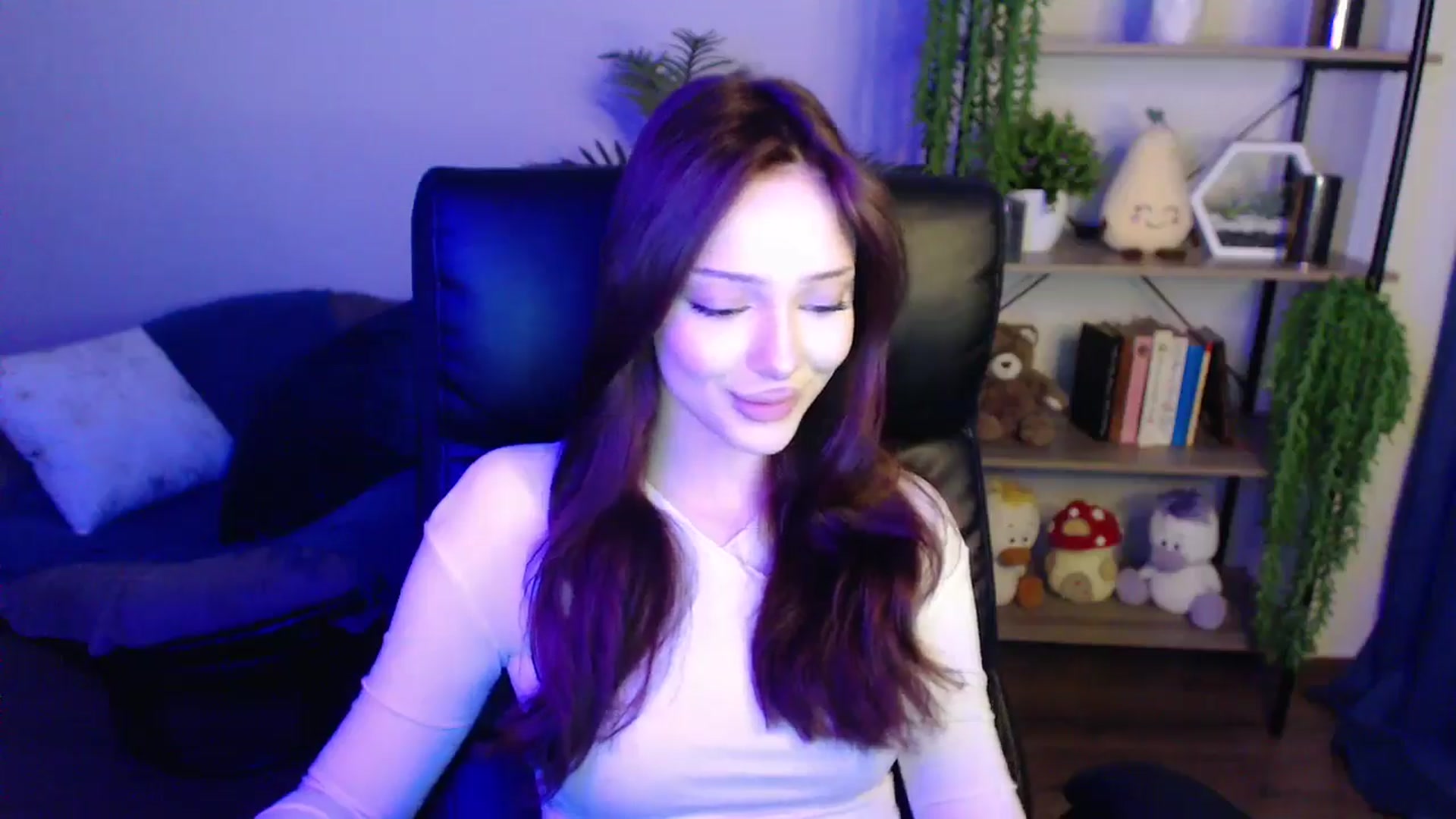 Gallery image thumbnail from KateManelli's myfreecams stream on, 04/01/2025, 11:29 image 14 of 20